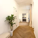 Apartament B68 25