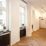 B68 25 *