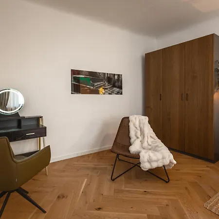 B68 25 Apartment