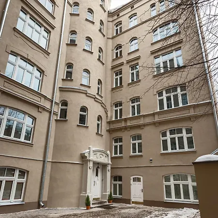 Apartment B68 25 *